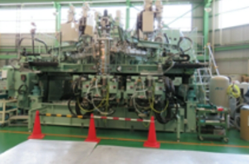 燃料タンク用多層成形機(jī)です<