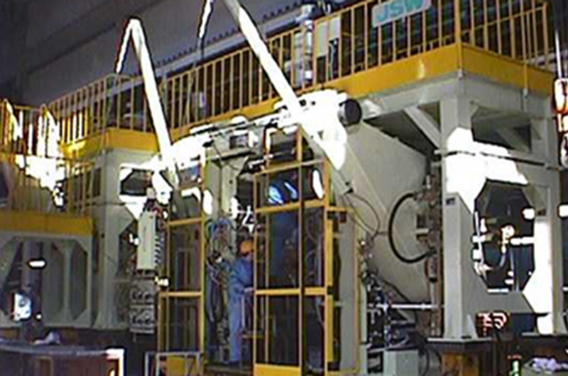 汽車尾翼成型機(jī)<